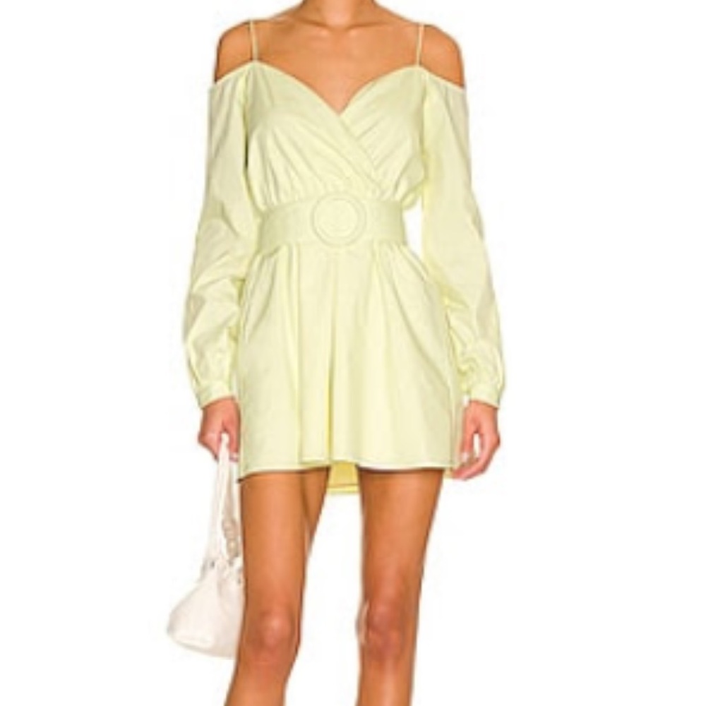 Leia off should dress in pastel yellow